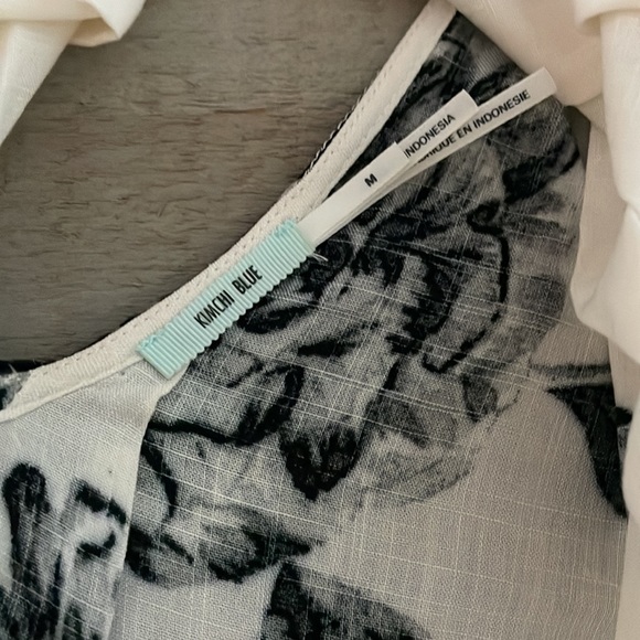 KIMCHI BLUE floral print long sleeve crop top - Picture 3 of 4